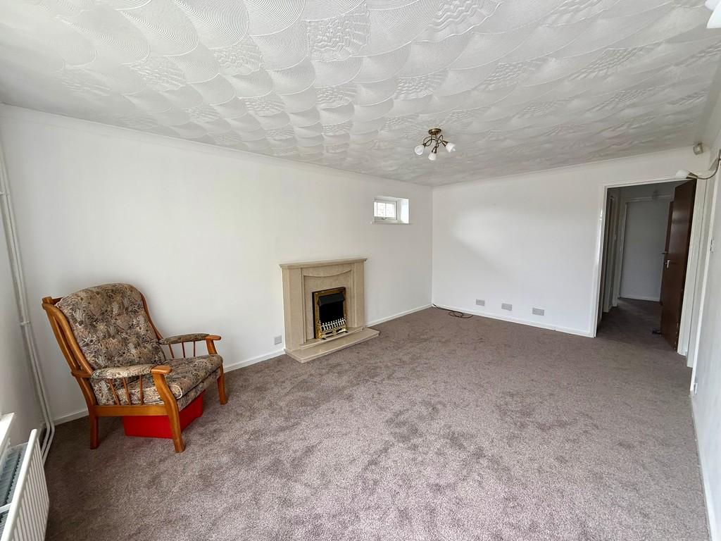 7 cornel court lounge 1