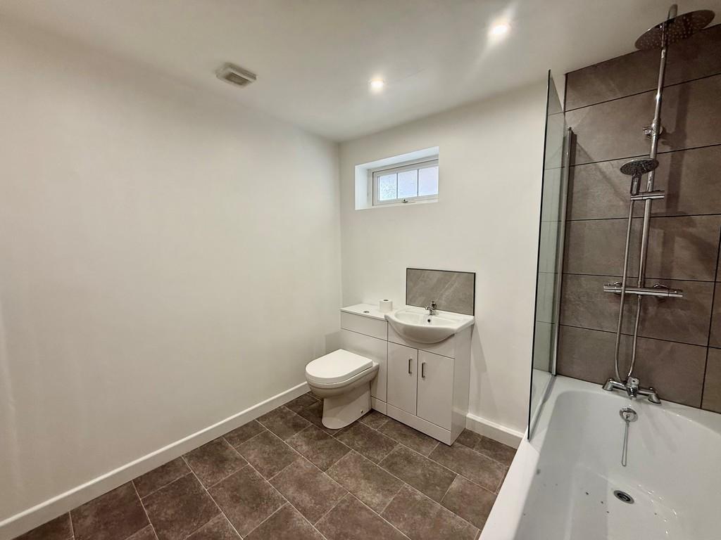 7 cornel court bathroom