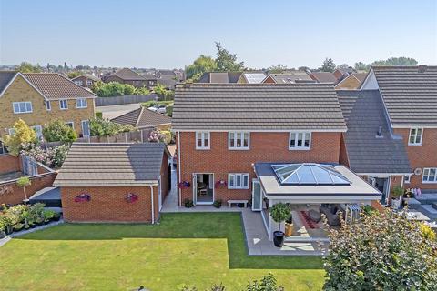 4 bedroom detached house for sale, Heather Close, Canvey Island SS8