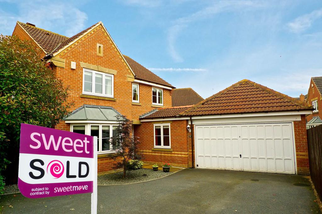 Lord Drive, Pocklington 5 bed detached house £330,000