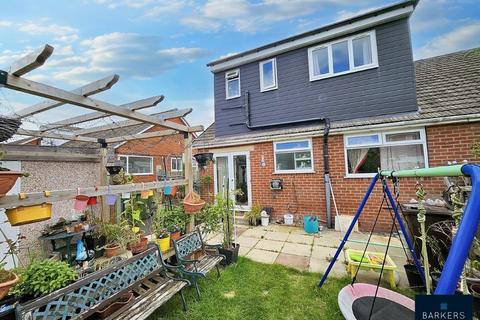 4 bedroom semi-detached house for sale, Hillhead Drive, Birstall