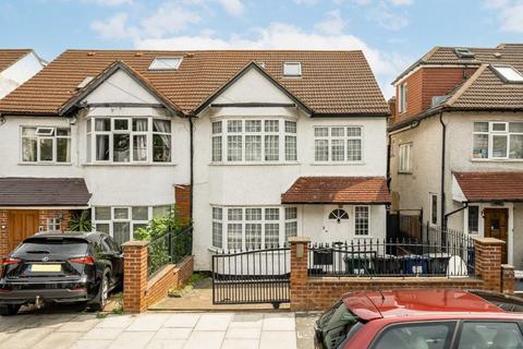 Aprey Gardens, London NW4