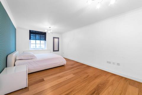 undefined, College Hill, City, London, EC4R