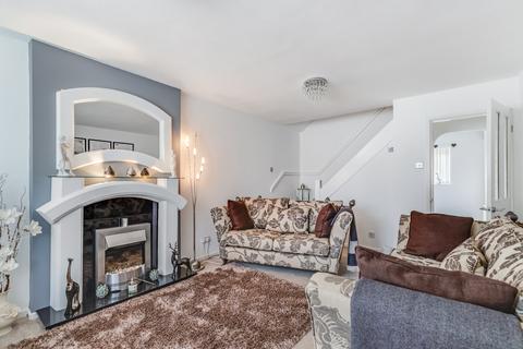 2 bedroom terraced house for sale, Lea Mill Park Drive, Yeadon, Leeds, West Yorkshire, LS19