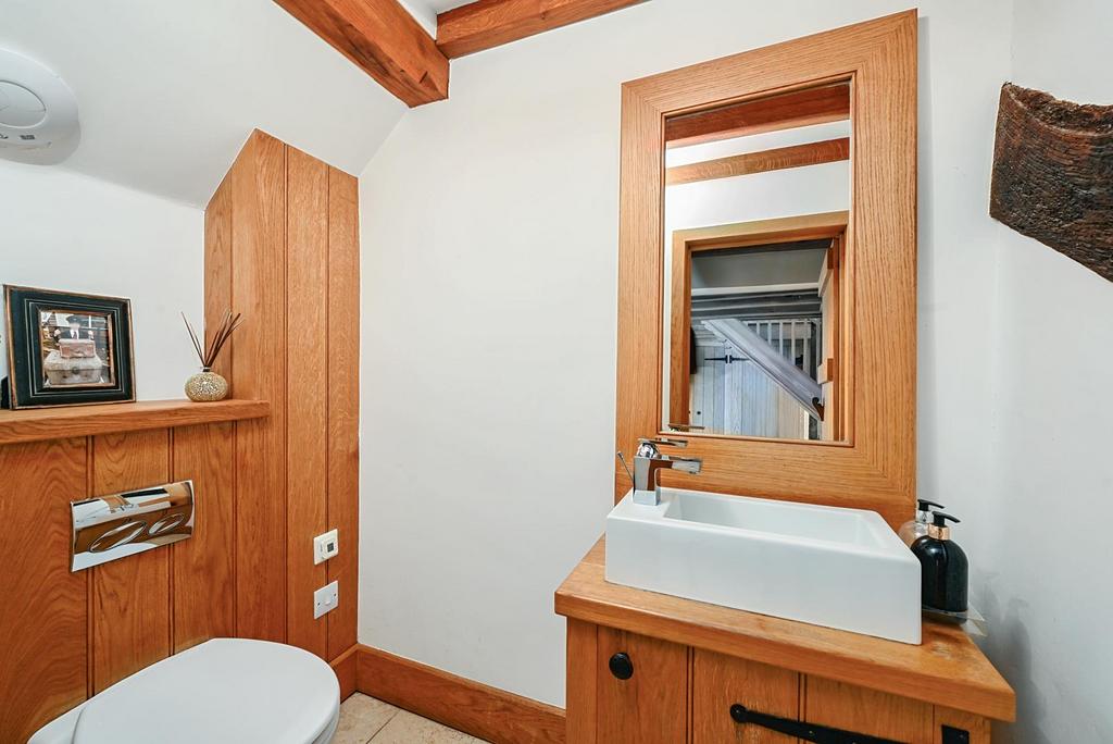 Tickham Cottage ME90 HS (10).jpg