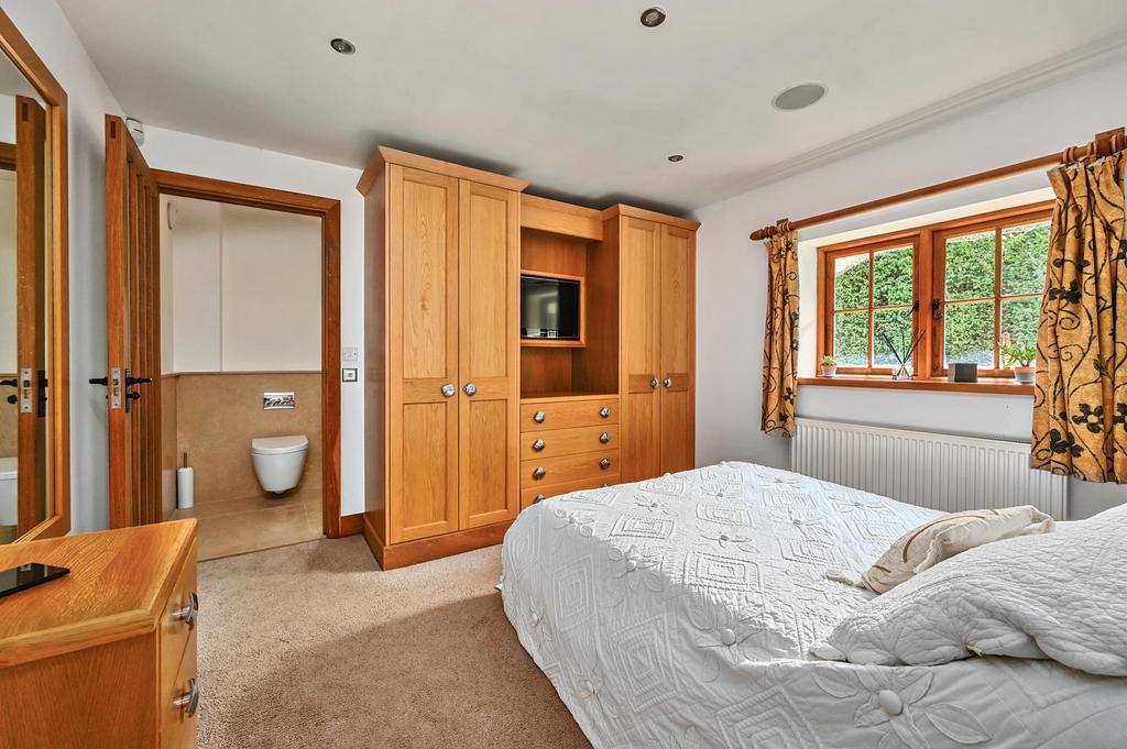 Tickham Cottage ME90 HS (7).jpg