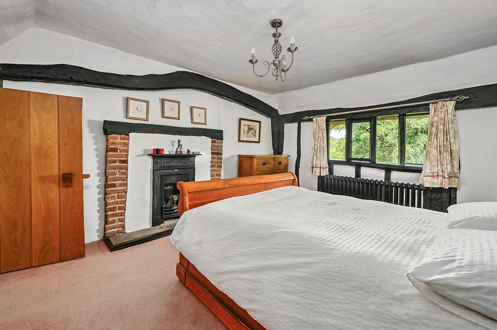 Tickham Cottage ME90 HS (21).jpg