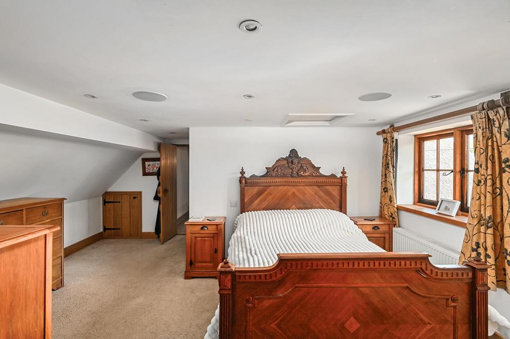 Tickham Cottage ME90 HS (25).jpg