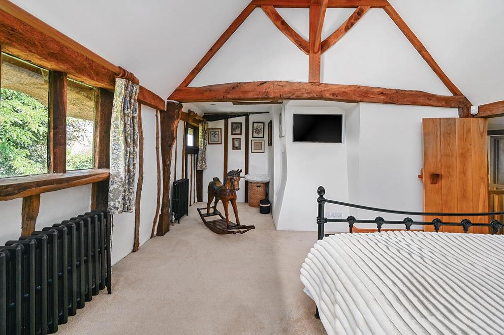 Tickham Cottage ME90 HS (28).jpg