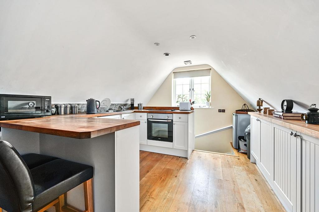 Tickham Cottage ME90 HS (38).jpg