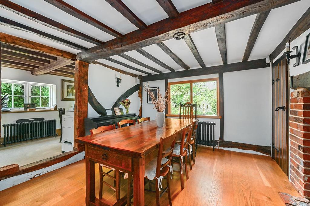Tickham Cottage ME90 HS (11).jpg