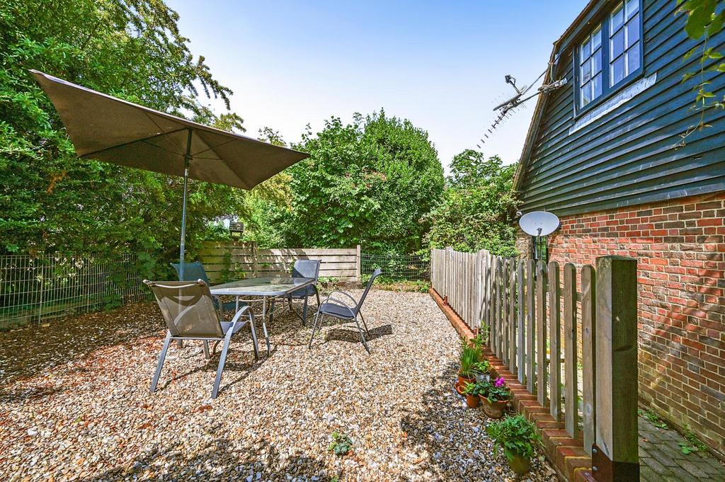 Tickham Cottage ME90 HS (60).jpg