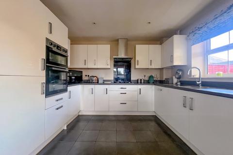 1 Broad Croft, Patchway, Bristol, BS34 5FS