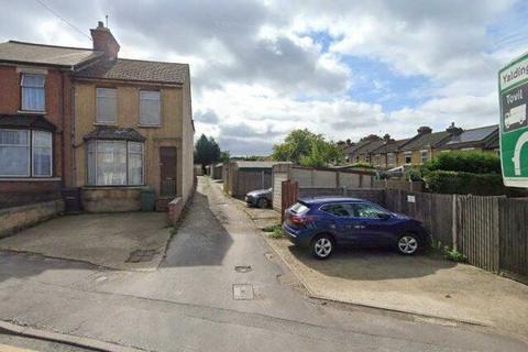 Garage to rent, Sheals Crescent, Kent ME15