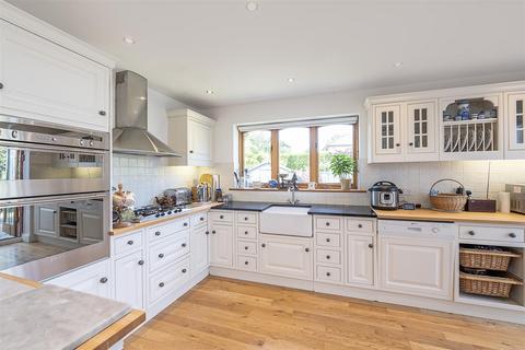 4 bedroom semi-detached house for sale, Kimpton Road, Blackmore End, St. Albans