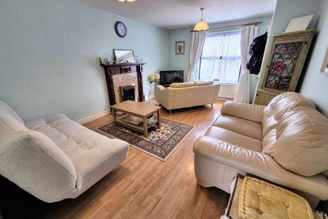 6 Eltham Close, Leeds, LS6 2TY
