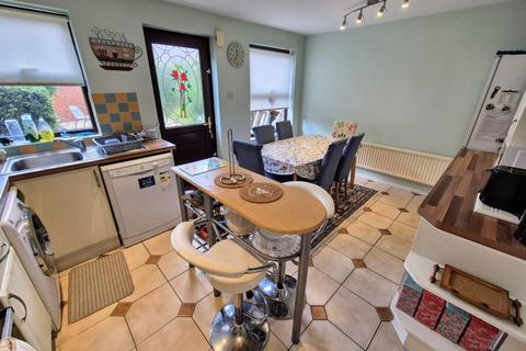 6 Eltham Close, Leeds, LS6 2TY