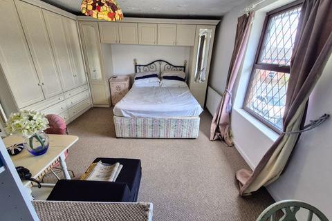 6 Eltham Close, Leeds, LS6 2TY