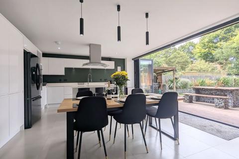 undefined, Golf Open 2026 - Part Street, Southport Town Centre - Sleeps 8