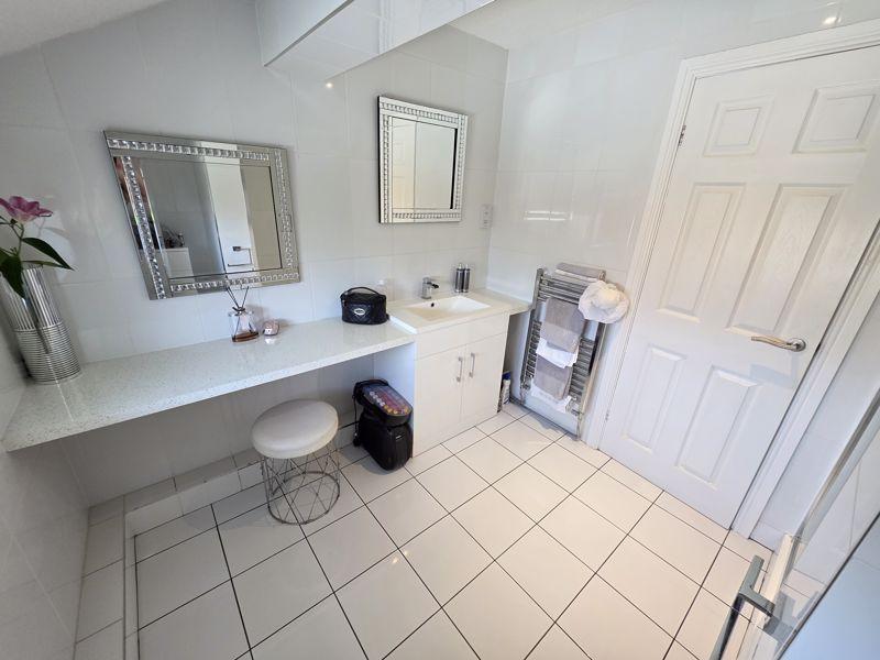 En-Suite Additional