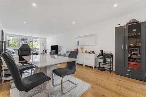 3 bedroom flat for sale, Harbourside Court, Surrey Quays, SE8