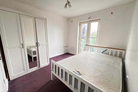 2 bedroom flat for sale, Piper Way, Ilford