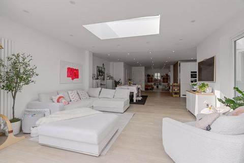 56 Sherbrooke Way, Worcester Park, KT4 8BP
