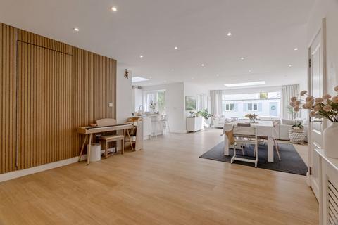 56 Sherbrooke Way, Worcester Park, KT4 8BP