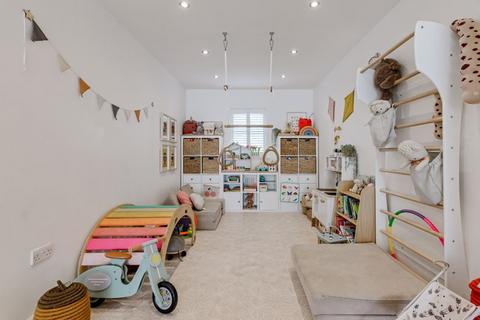 56 Sherbrooke Way, Worcester Park, KT4 8BP