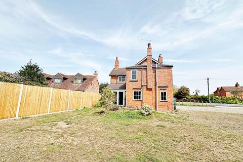 3 bedroom detached house for sale, The Firs, Wadborough