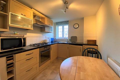2 bedroom ground floor flat to rent, Medhurst Way, Littlemore