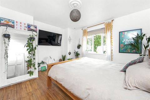 3 bedroom semi-detached house for sale, Crown Dale, London, SE19