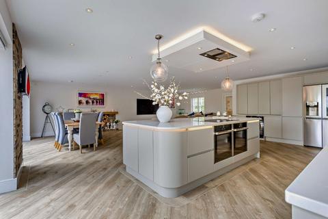 undefined, Wheelers Hill, Little Waltham, Chelmsford