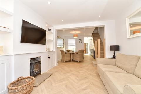4 Cobden Road, Hythe, CT21 6EY