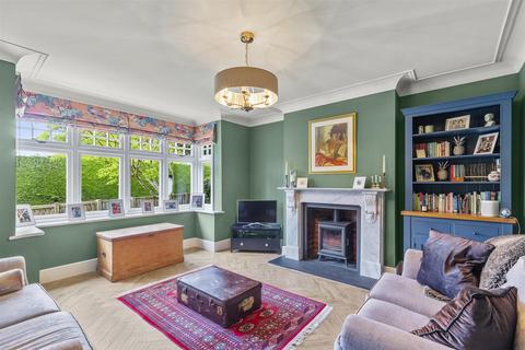 15 Harecroft Road, Otley, LS21 2BG