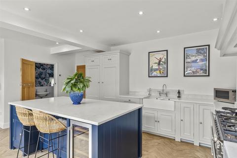 15 Harecroft Road, Otley, LS21 2BG
