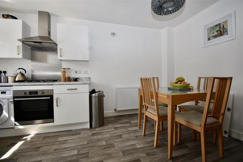 8 Holly Drive, Malton, YO17 6BU
