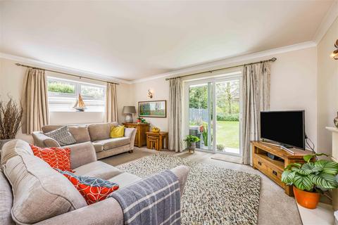 2 bedroom flat for sale, Burton Road, Branksome Park, Poole