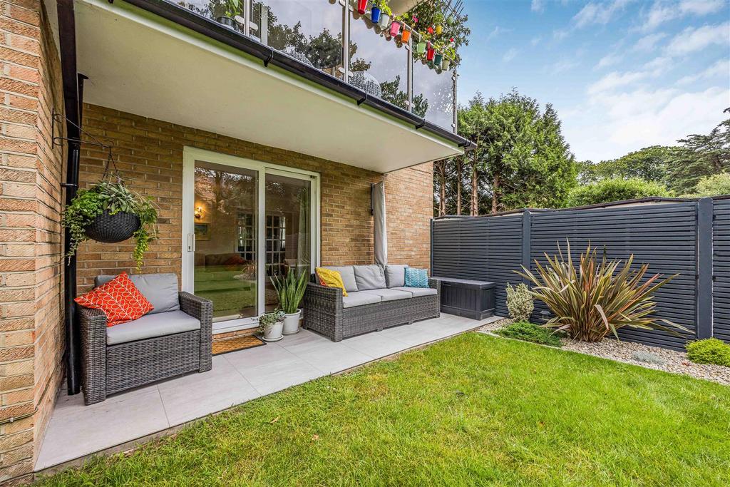 Flat 2, Centenary Court, 19 Burton Road, Poole-Sma