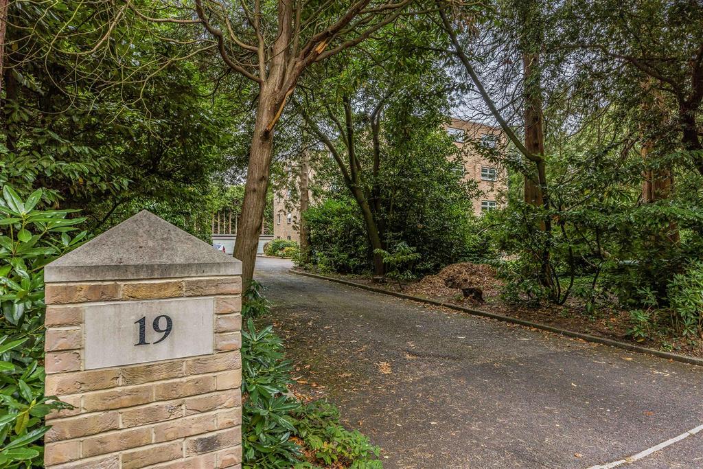 Flat 2, Centenary Court, 19 Burton Road, Poole-Sma