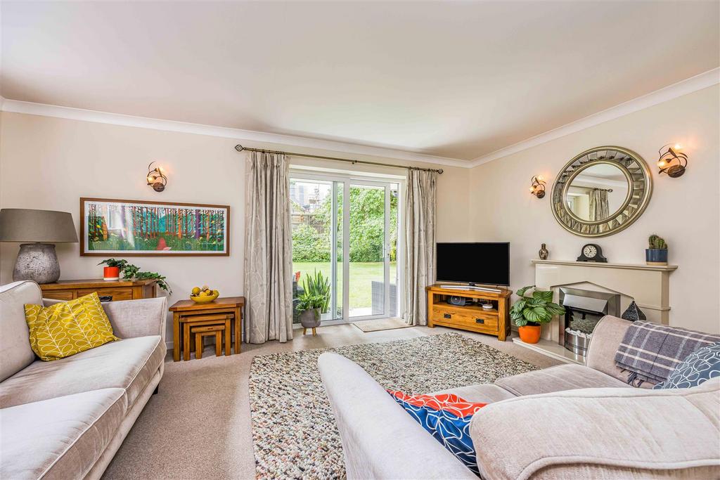 Flat 2, Centenary Court, 19 Burton Road, Poole-Sma
