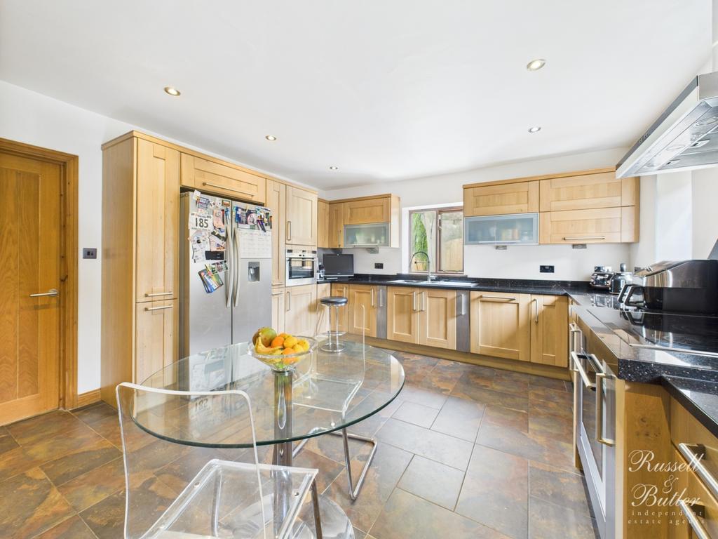 Cam02127 g0 pr0325 still029