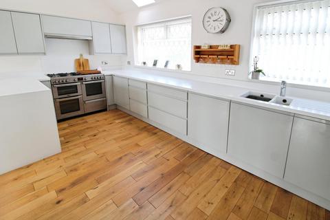 2 bedroom bungalow for sale, Broomhill, West Yorkshire WF10