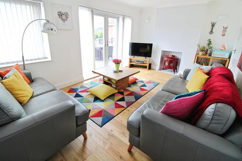 2 bedroom bungalow for sale, Broomhill, West Yorkshire WF10