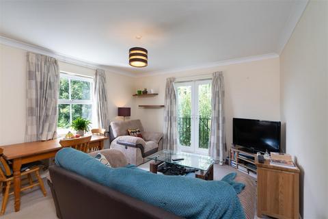 5 Caraway Drive, Meanwood, Leeds, LS6 4RX