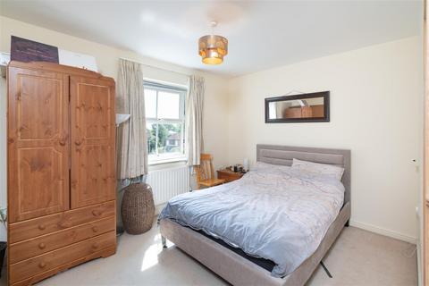 5 Caraway Drive, Meanwood, Leeds, LS6 4RX