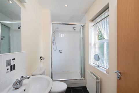 5 Caraway Drive, Meanwood, Leeds, LS6 4RX