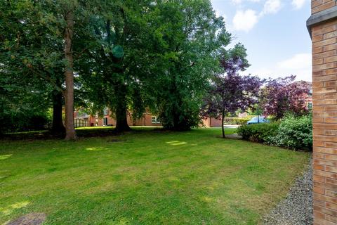 5 Caraway Drive, Meanwood, Leeds, LS6 4RX