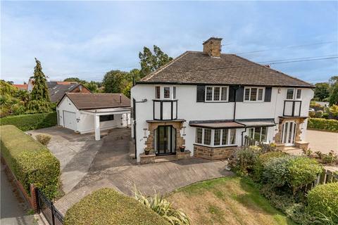4 bedroom semi-detached house for sale, Moor Grange View, Leeds, West Yorkshire, LS16