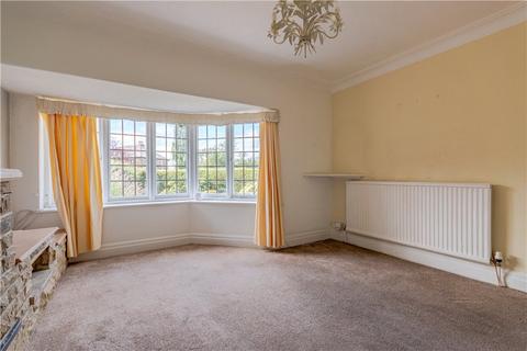 4 bedroom semi-detached house for sale, Moor Grange View, Leeds, West Yorkshire, LS16